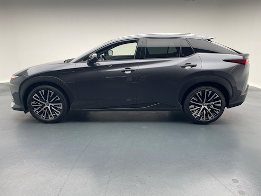 LEXUS RZ 450e Comfort 2