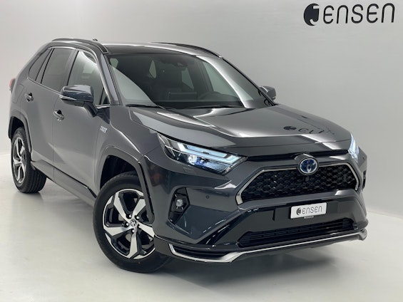 First vehicle image First vehicle image