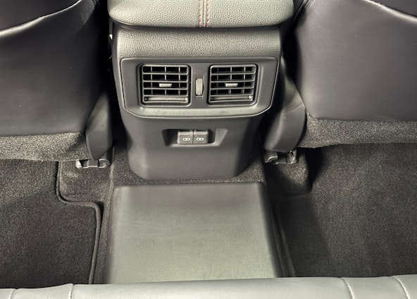 Vehicle image 17 Vehicle image 17