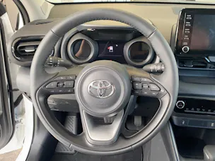 Toyota Yaris 1.5 VVT-i HSD Trend