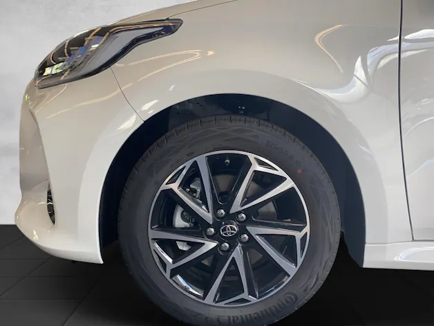 Toyota Yaris 1.5 VVT-i HSD Trend