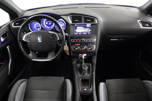 Vehicle image DS AUTOMOBILES DS4 Crossback 1.2 PureTech So Chic