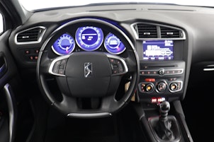 Vehicle image DS AUTOMOBILES DS4 Crossback 1.2 PureTech So Chic