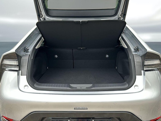 Vehicle image 9 Vehicle image 9