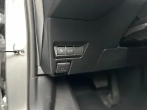 Toyota Prius 2.0 Plug-In-Hybrid Style