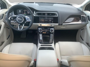 Vehicle image JAGUAR I-Pace EV400 HSE AWD