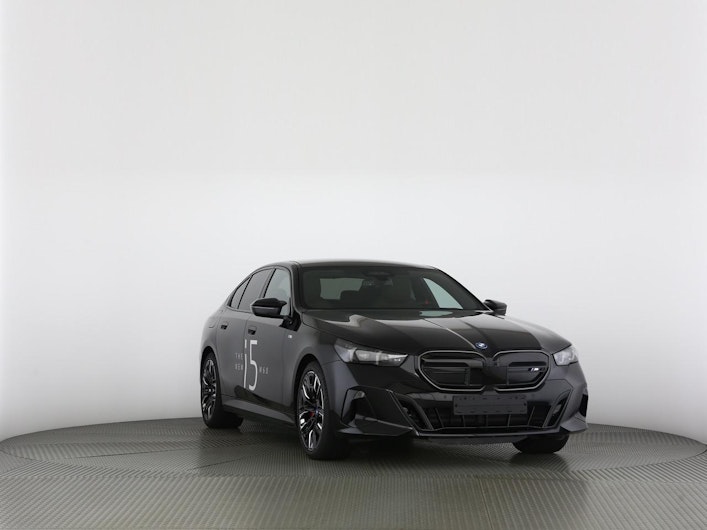 Vehicle image BMW i5