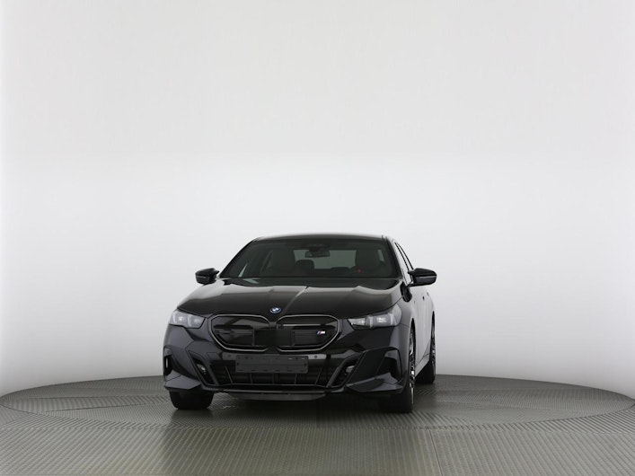 Vehicle image BMW i5