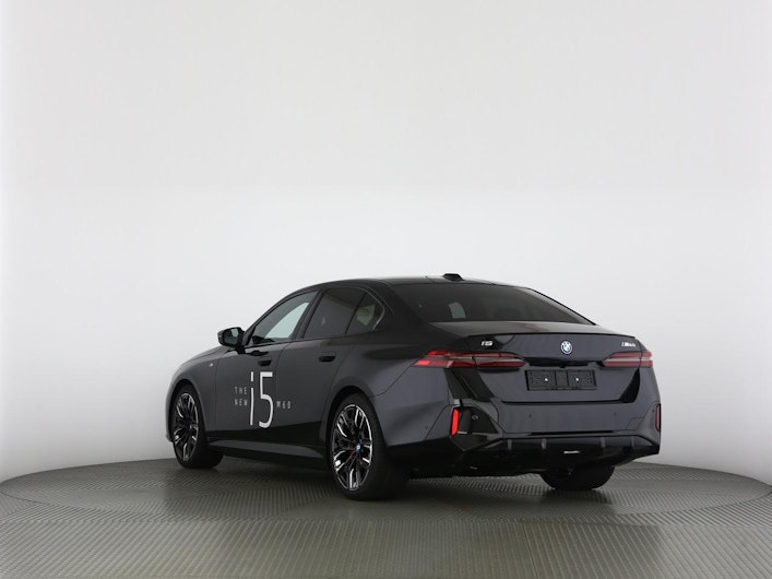 Vehicle image BMW i5