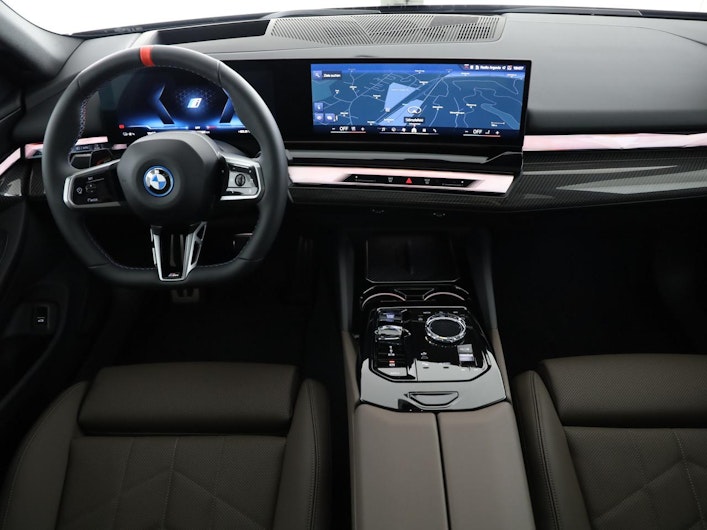Vehicle image BMW i5