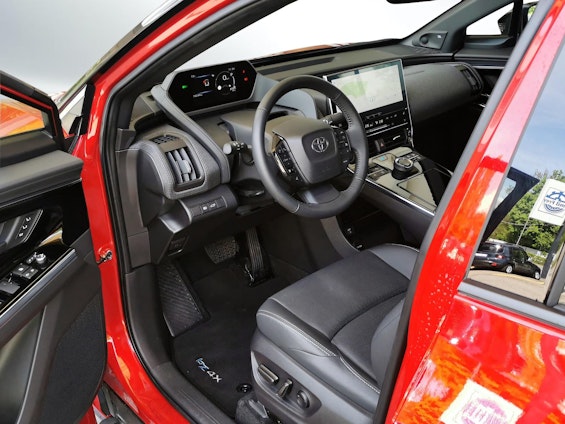 Vehicle image 9