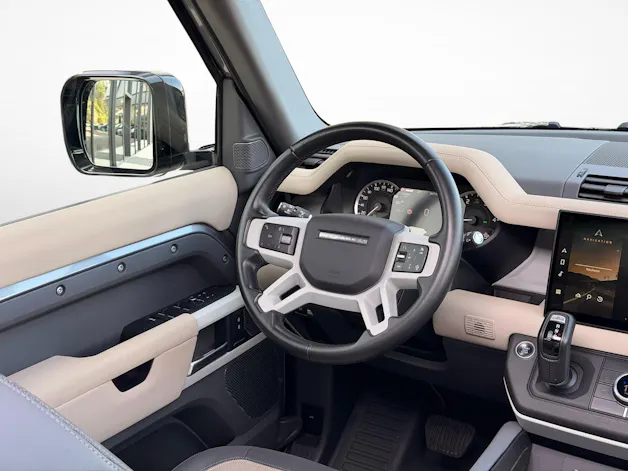 Land Rover Defender 110 3.0 D I6 200 X-Dynamic SE