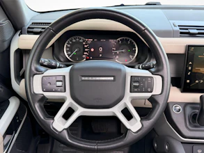 https://vehicle.imgix.net/3217816/51e39849-e921-4a86-8d12-705e90e8b860.jpg