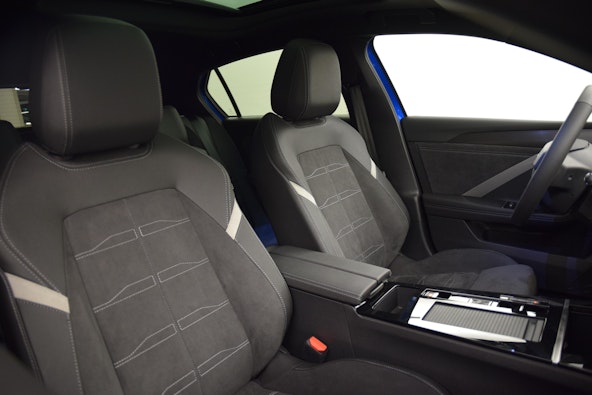 Vehicle image 9 Vehicle image 9