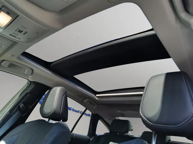 Toyota Mirai Fuel Cell Platinum
