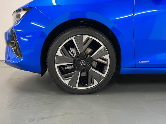 Vehicle image 3 Vehicle image 3