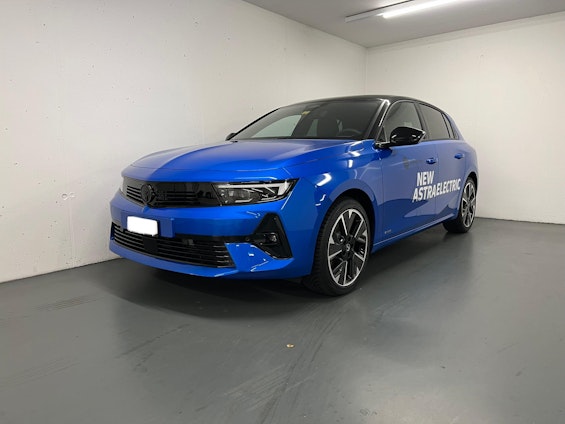 First vehicle image First vehicle image