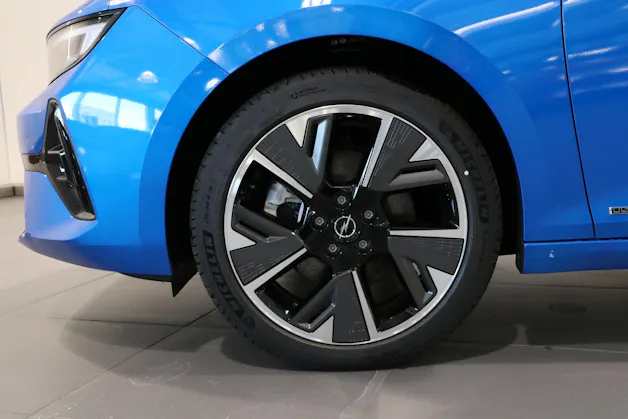 Opel Astra-e Swiss Plus