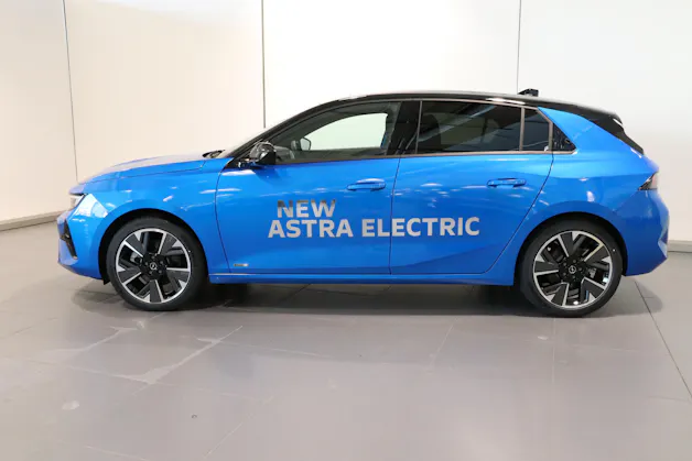 Opel Astra-e Swiss Plus