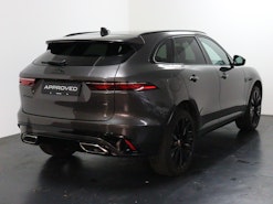 Vehicle image JAGUAR F-PACE0