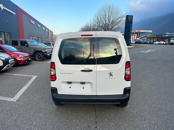 CITROEN Berlingo 1.5 BlueHDi 100 Swiss Edition S/S Immatricolazione  giornaliera CHF 28'000.–