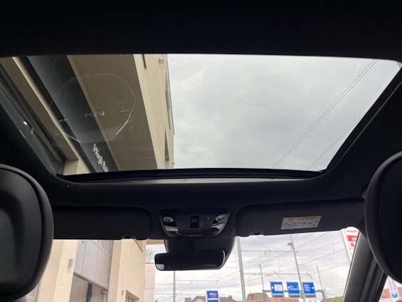 Vehicle image 27
