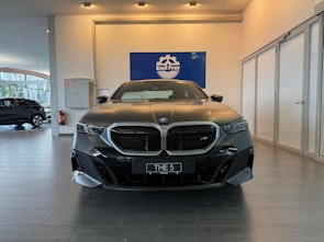 Vehicle image BMW M60 xDrive