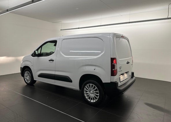 Vehicle image 3 Vehicle image 3