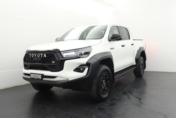 First vehicle image