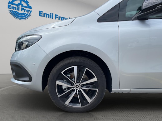 MERCEDES-BENZ 200 Standard Van 2