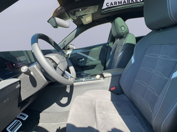 Vehicle image 8 Vehicle image 8