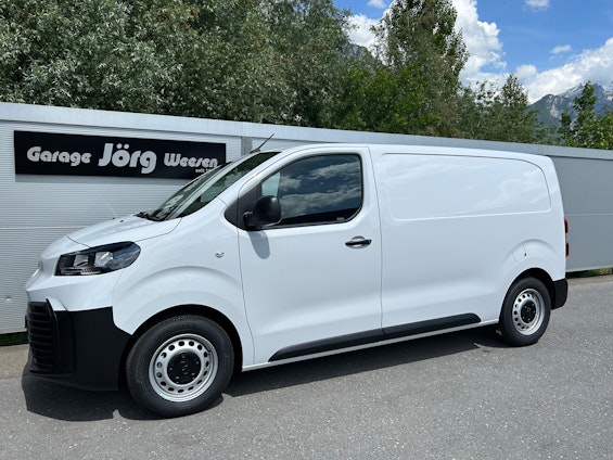First vehicle image