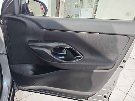 Vehicle image 14 Vehicle image 14