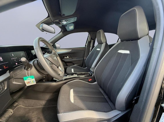 Vehicle image 9 Vehicle image 9