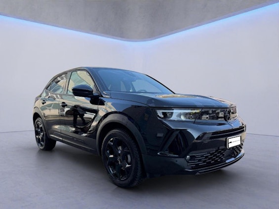 First vehicle image