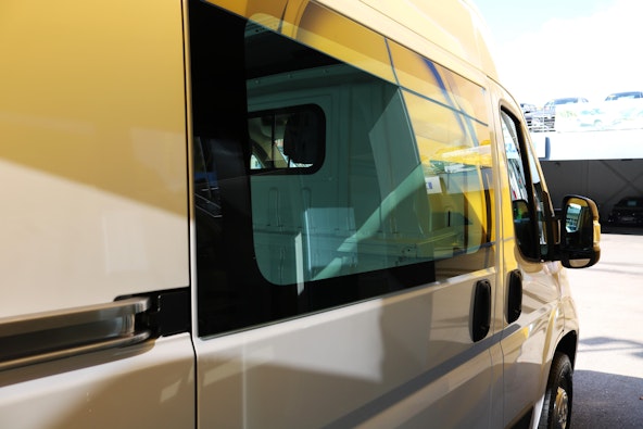 Vehicle image 15 Vehicle image 15