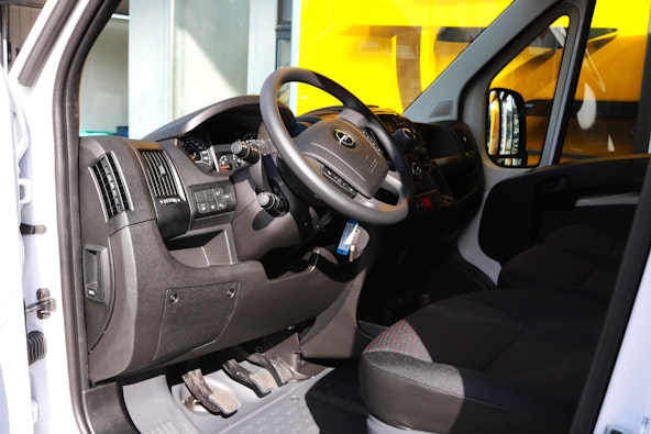 Vehicle image 6 Vehicle image 6