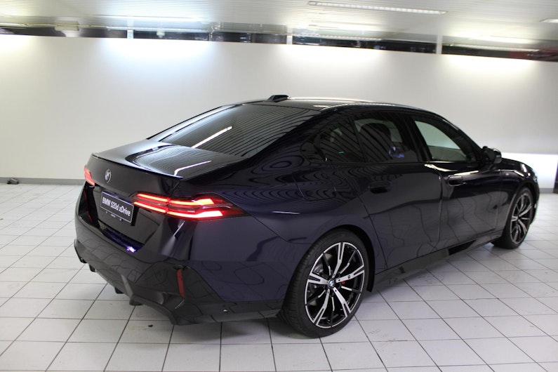 Vehicle image BMW 5 SERIES