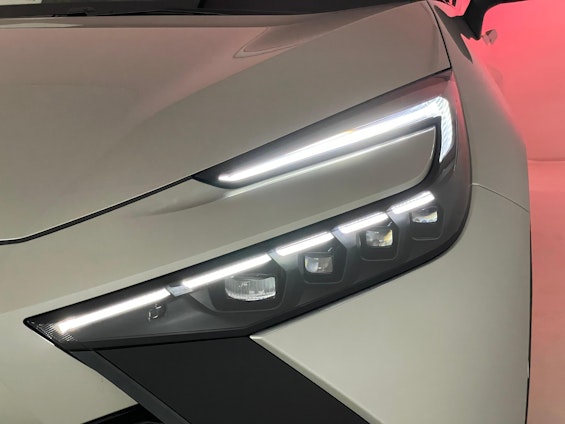 Vehicle image 17 Vehicle image 17