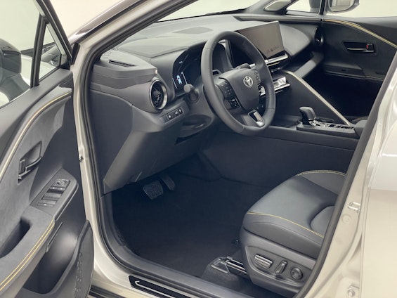 Vehicle image 6 Vehicle image 6