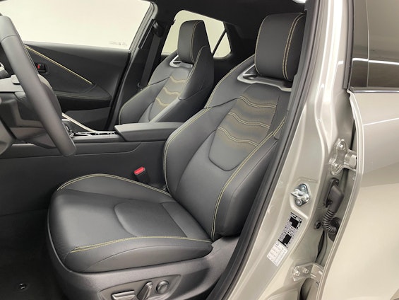 Vehicle image 8 Vehicle image 8