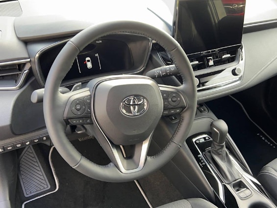 Vehicle image 25