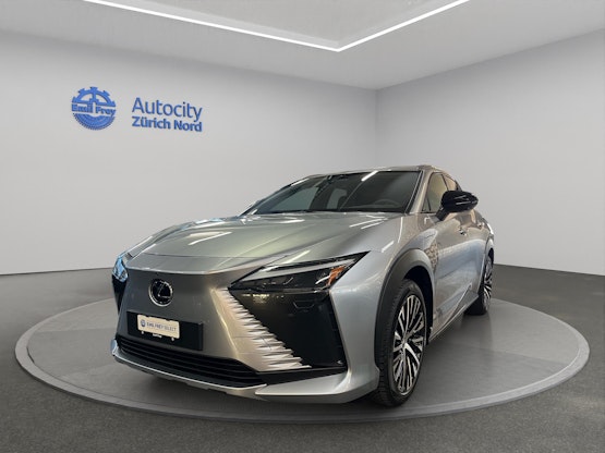First vehicle image