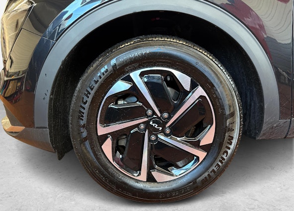 Vehicle image 13 Vehicle image 13