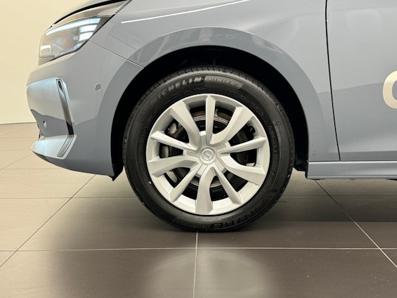 Vehicle image 10 Vehicle image 10