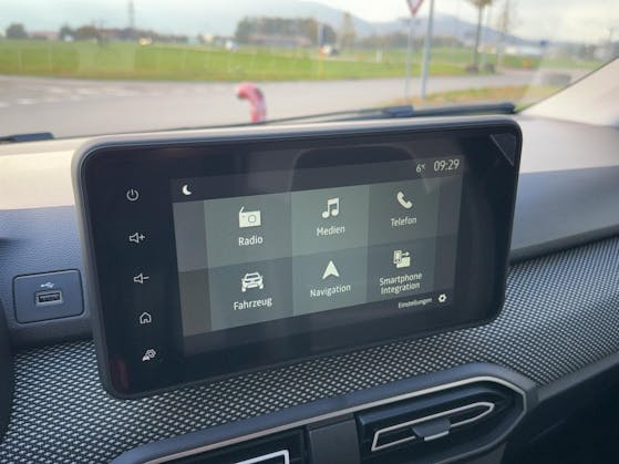 Neuer Dacia Sandero (2020): Smartphone wird zum Infotainment - AUTO BILD