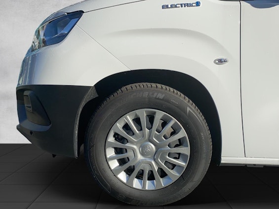 Vehicle image 6 Vehicle image 6