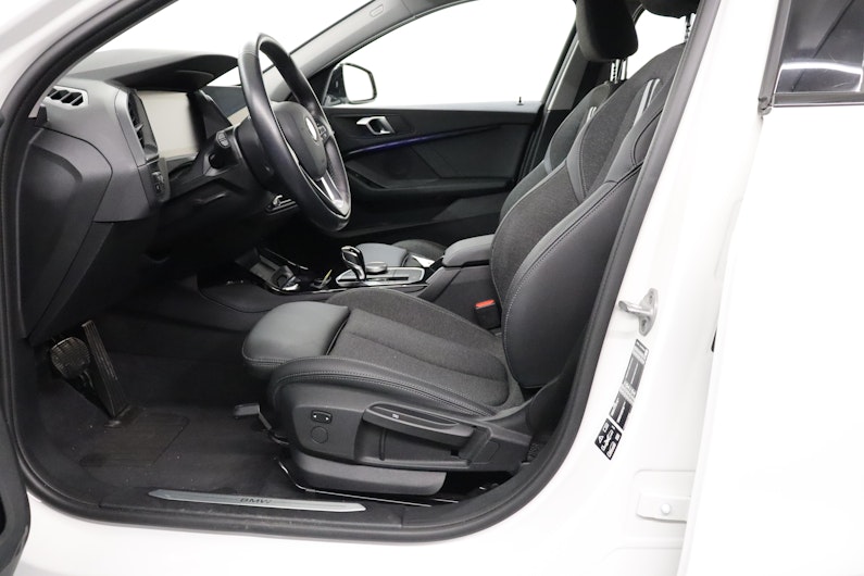 Vehicle image BMW 1 SERIES