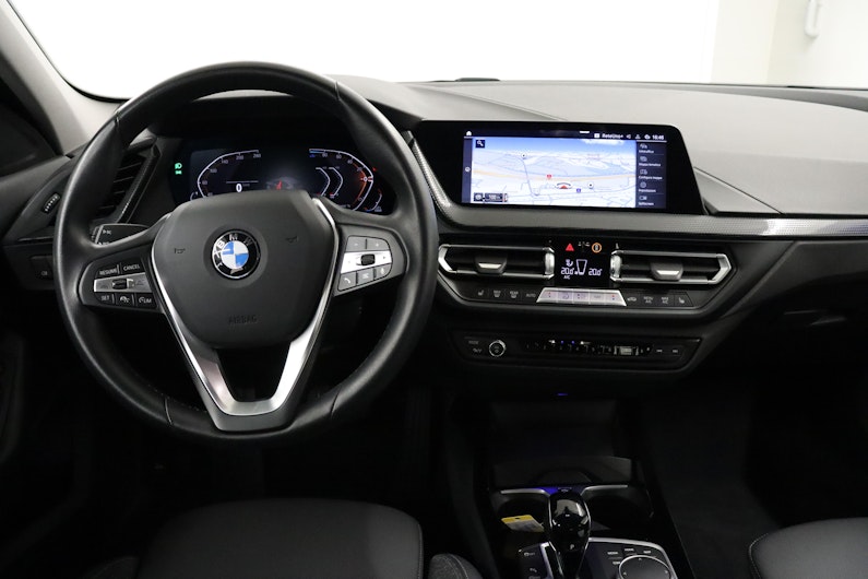 Vehicle image BMW 1 SERIES