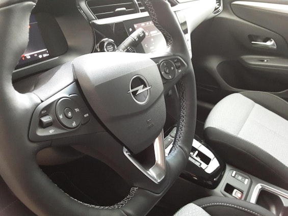 Vehicle image 9 Vehicle image 9